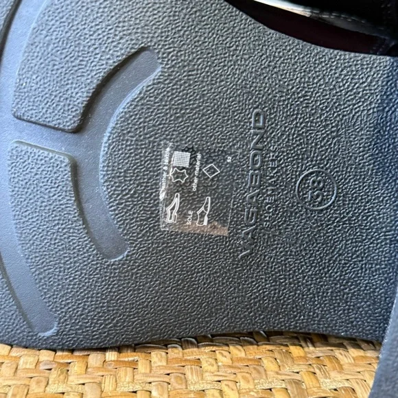 Vagabond Dorah Chelsea Boots Wine Red Anthropologie - Picture 8 of 8